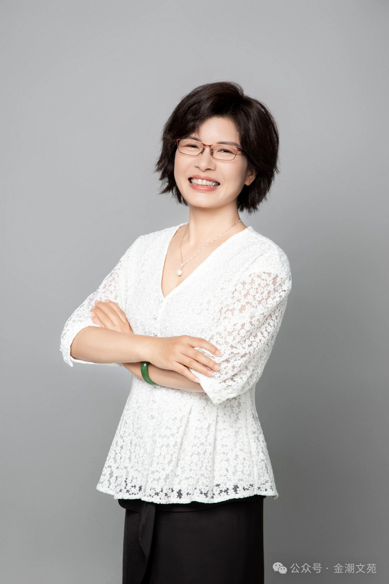 女作家黎陽最新文章，女性寫作的力量與影響——探究文學的社會價值