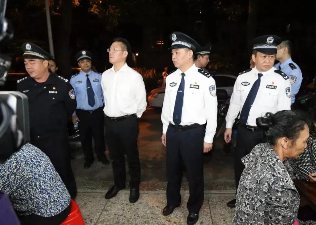 人民通惠上市最新動態，小巷中的驚艷特色小店
