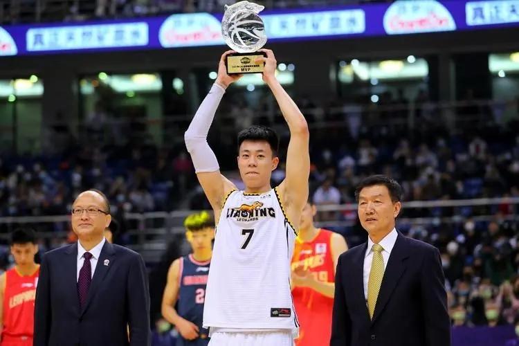 2024最新款媽媽裝,2024最新款媽媽裝優雅與時尚的完美融合