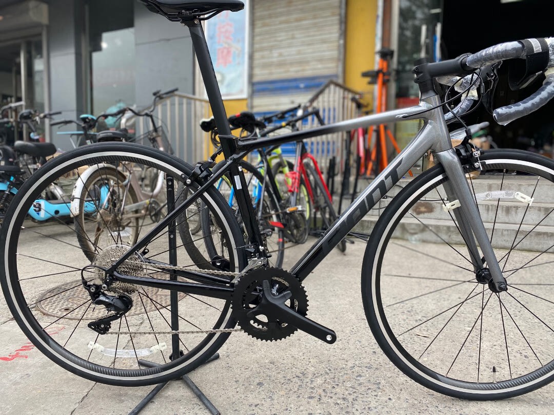 捷安特公路車新款，自然探索的最佳旅行伙伴