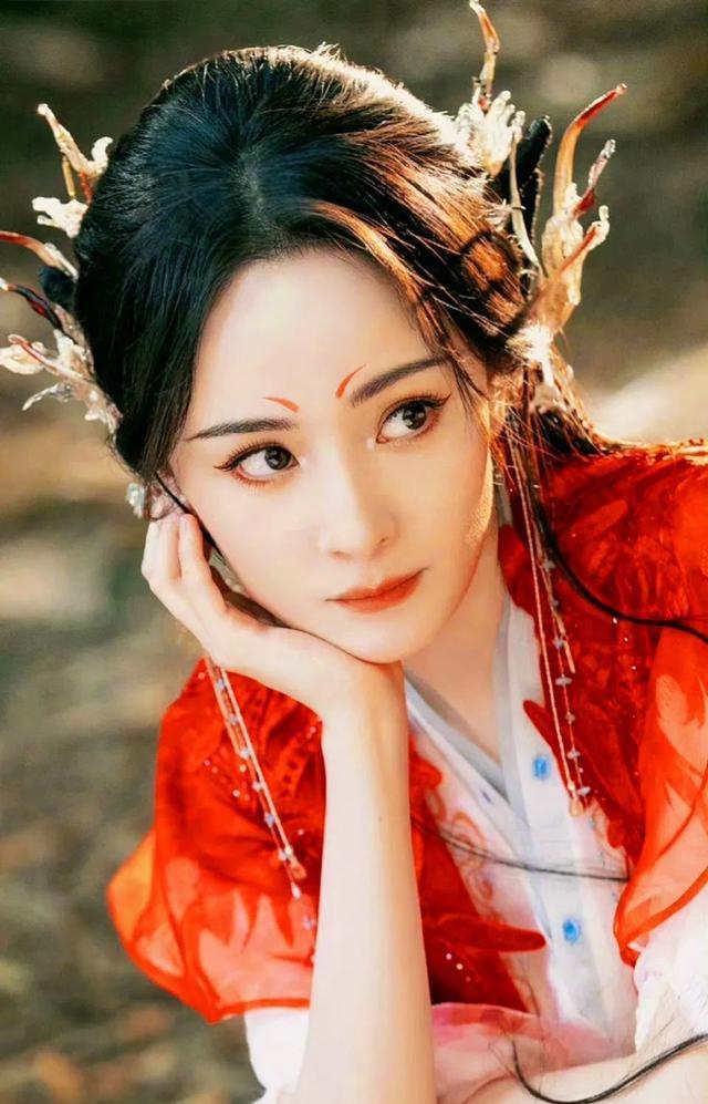 楊冪稱演員名字順序該為角色讓位,演員名字順序與角色重要性之間的權衡 ——以楊冪的觀點為引
