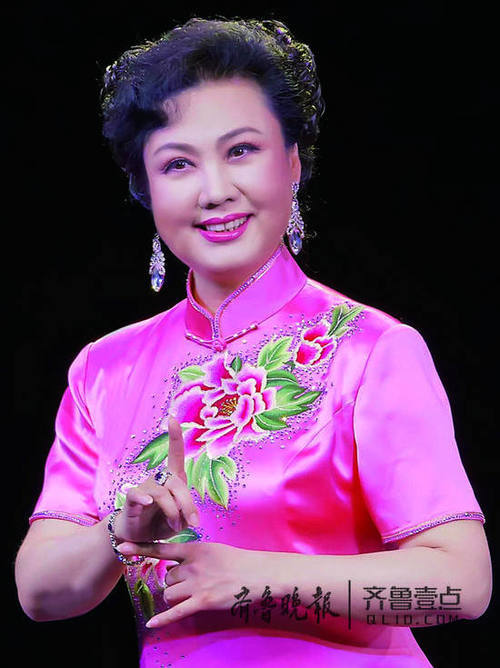 京劇演員王蓉蓉與小巷特色小店的獨特緣分