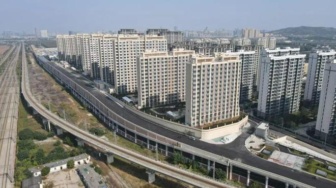 濟南地鐵環線最新動態，友情與家的溫馨在地鐵上交織