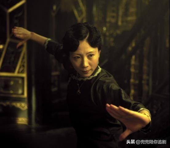 演員周小飛，演藝之路的閃耀之星
