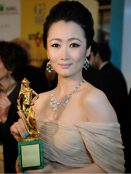 中國首位女演員，歷史追溯與角色塑造的指南