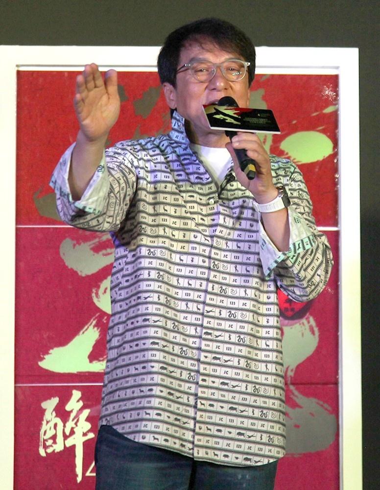 成龍最新電影，自然之旅的心靈探索，尋找內心的寧靜與平和