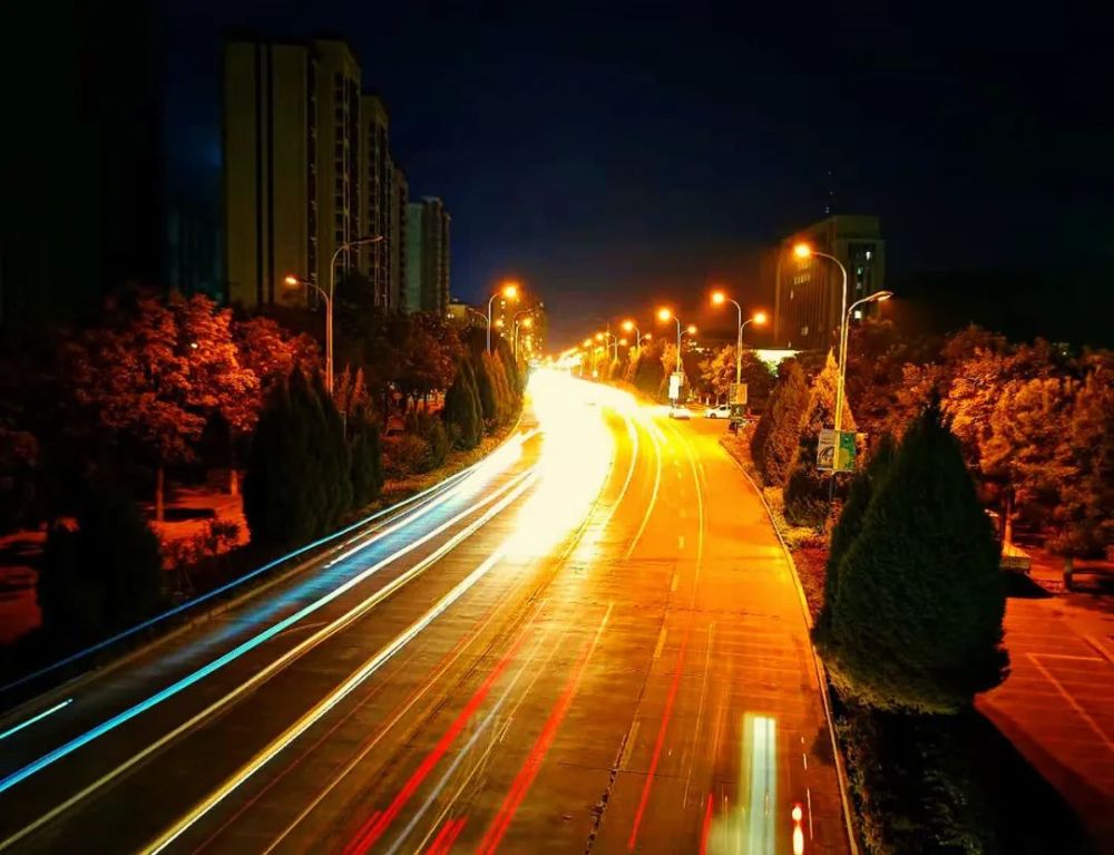 夜澀吧新址,夜澀吧新址，溫馨有趣的日常故事