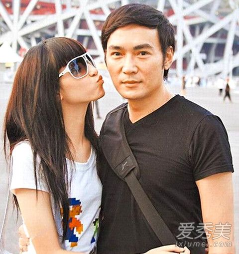 雙子女明星與小巷特色小店的魅力之旅