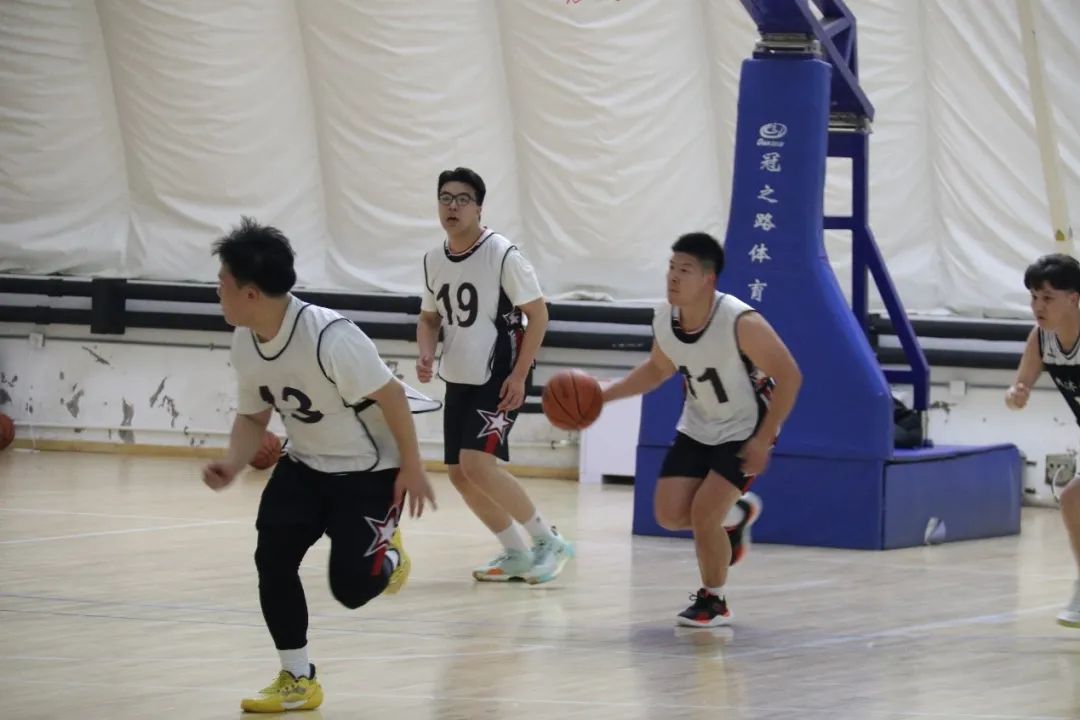 uba籃球比賽,探尋小巷中的籃球盛宴，一場關于UBA籃球比賽的奇妙之旅