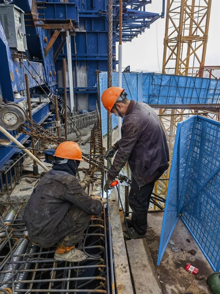 金建鐵路最新動態,金建鐵路最新動態，小巷深處的鐵路情懷與一家特色小店的獨特魅力