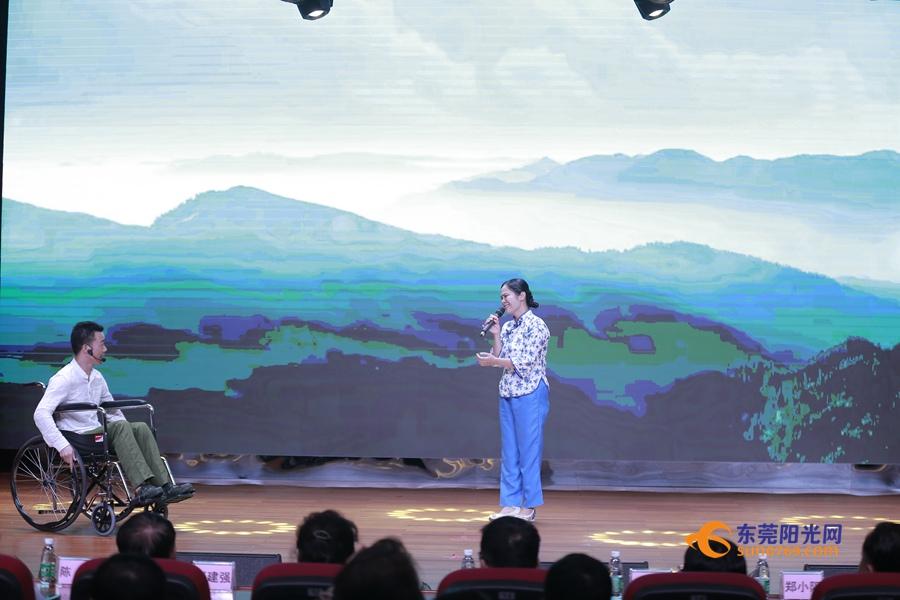 小學生朗誦比賽稿，小巷深處的寶藏小店之旅