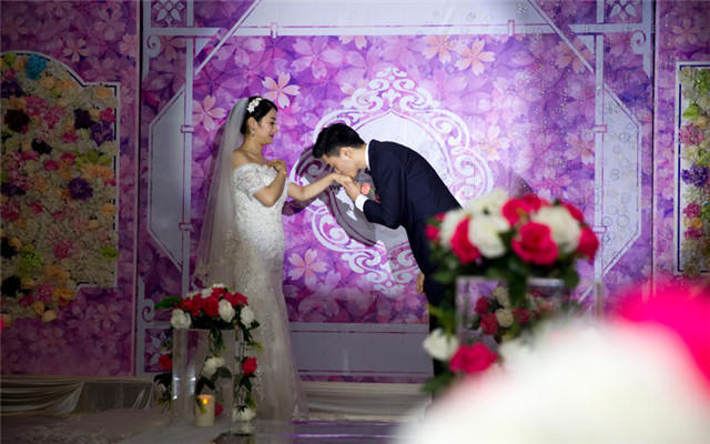 新婚辭深情最新，變化、學習與自信的力量賦予愛情與人生的力量