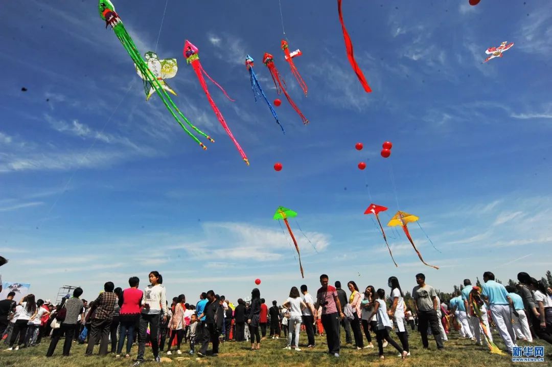 風箏比賽，天空下的歡樂紐帶盛宴