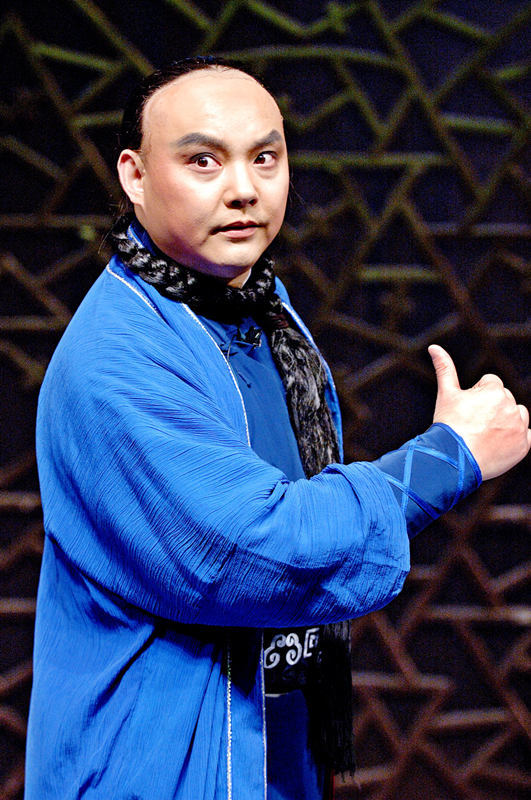 四川演員鐘盅，影視新星，才華橫溢的魅力展現(xiàn)！