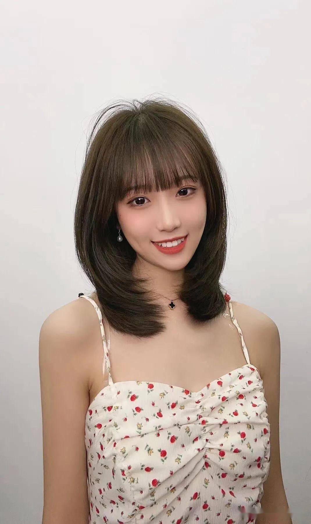 女孩發型盛宴，一場發型狂歡的溫馨故事探索最新發型潮流
