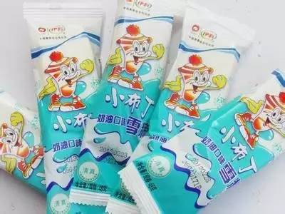 小布丁最新日常，冰淇淋車的奇遇與友誼的溫馨故事